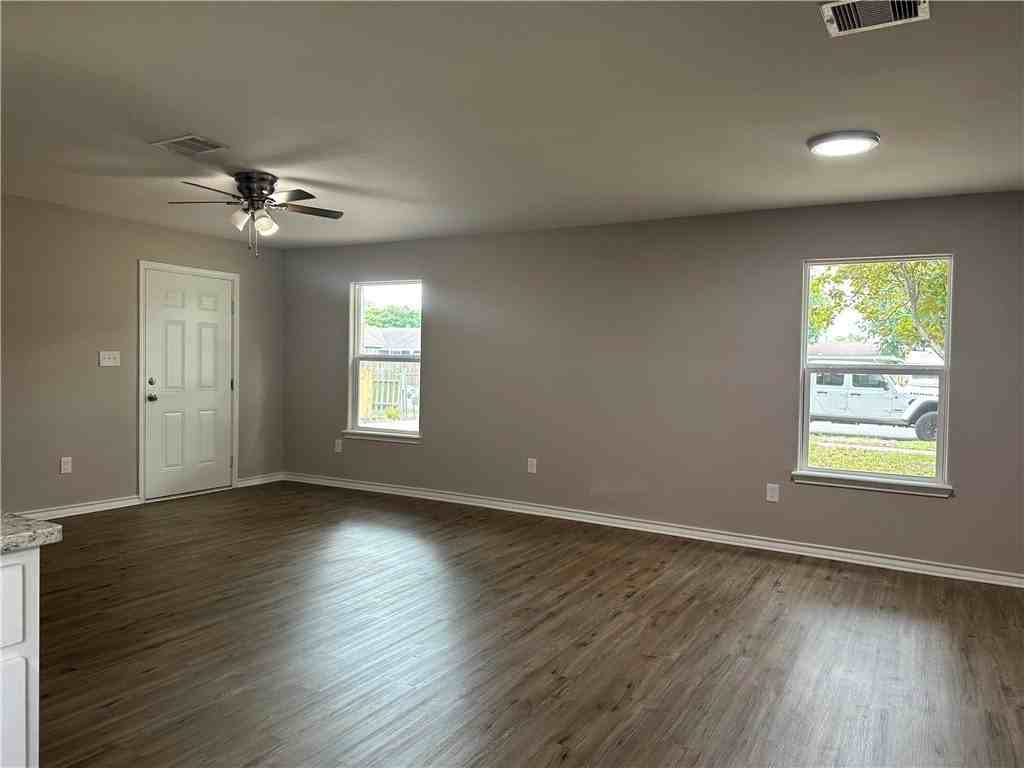 4241 Green Grove Dr - Photo 3 of 10