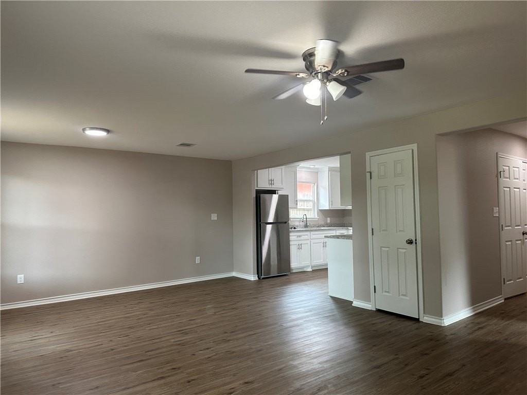 4241 Green Grove Dr - Photo 4 of 10