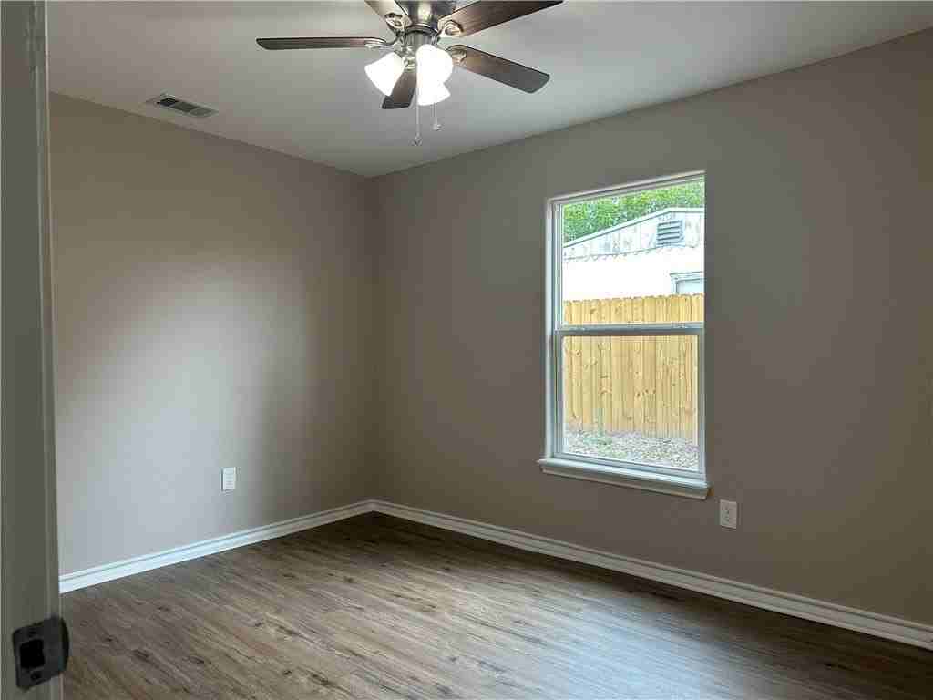 4241 Green Grove Dr - Photo 5 of 10