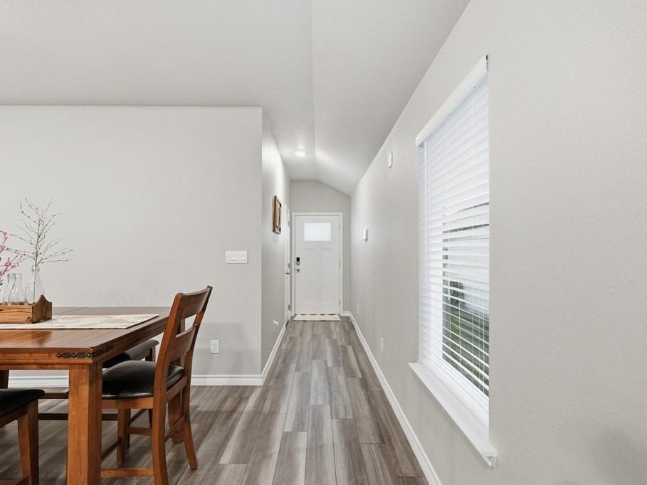 106 Montego Dr - Photo 2 of 23