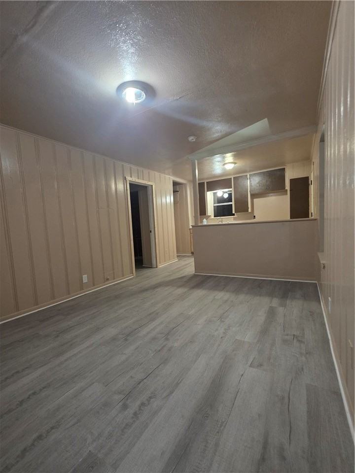 408 N Live Oak St - Photo 2 of 7