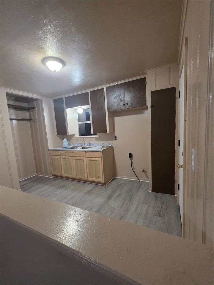408 N Live Oak St - Photo 6 of 7