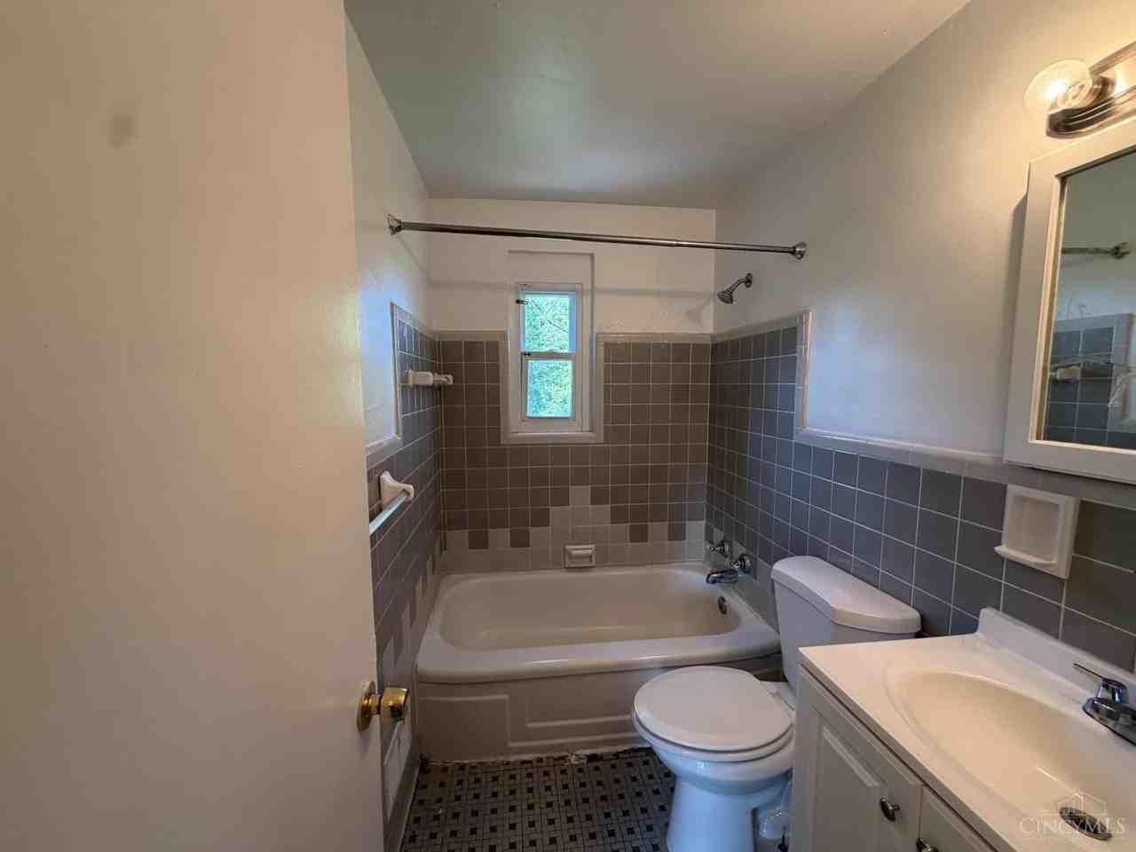 5843 Monfort Hills Ave #2 - Photo 4 of 7