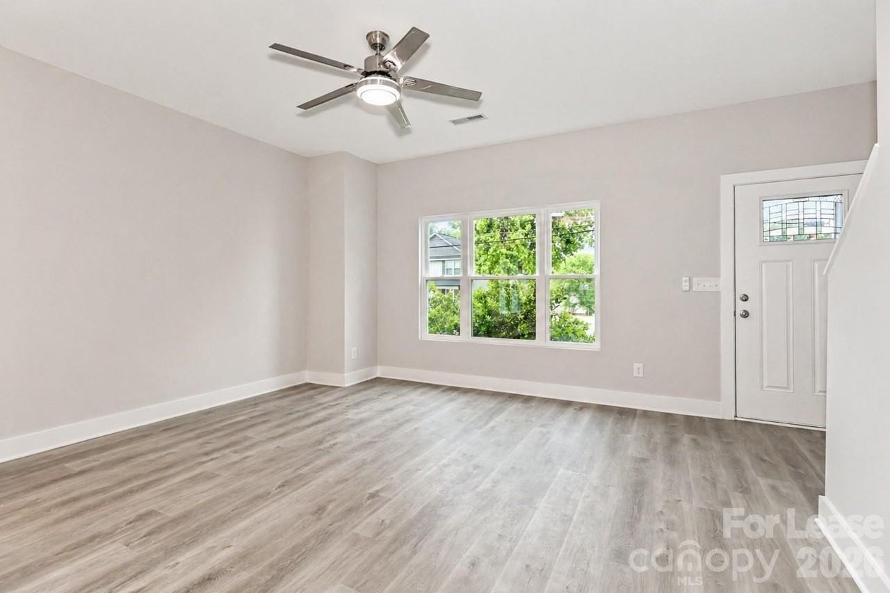 1022 W C St - Photo 6 of 46
