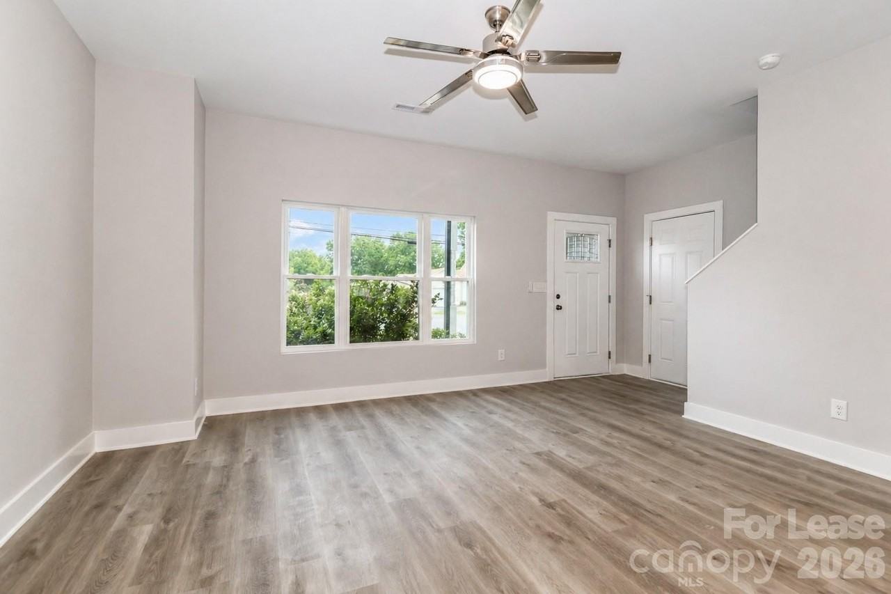 1022 W C St - Photo 7 of 46