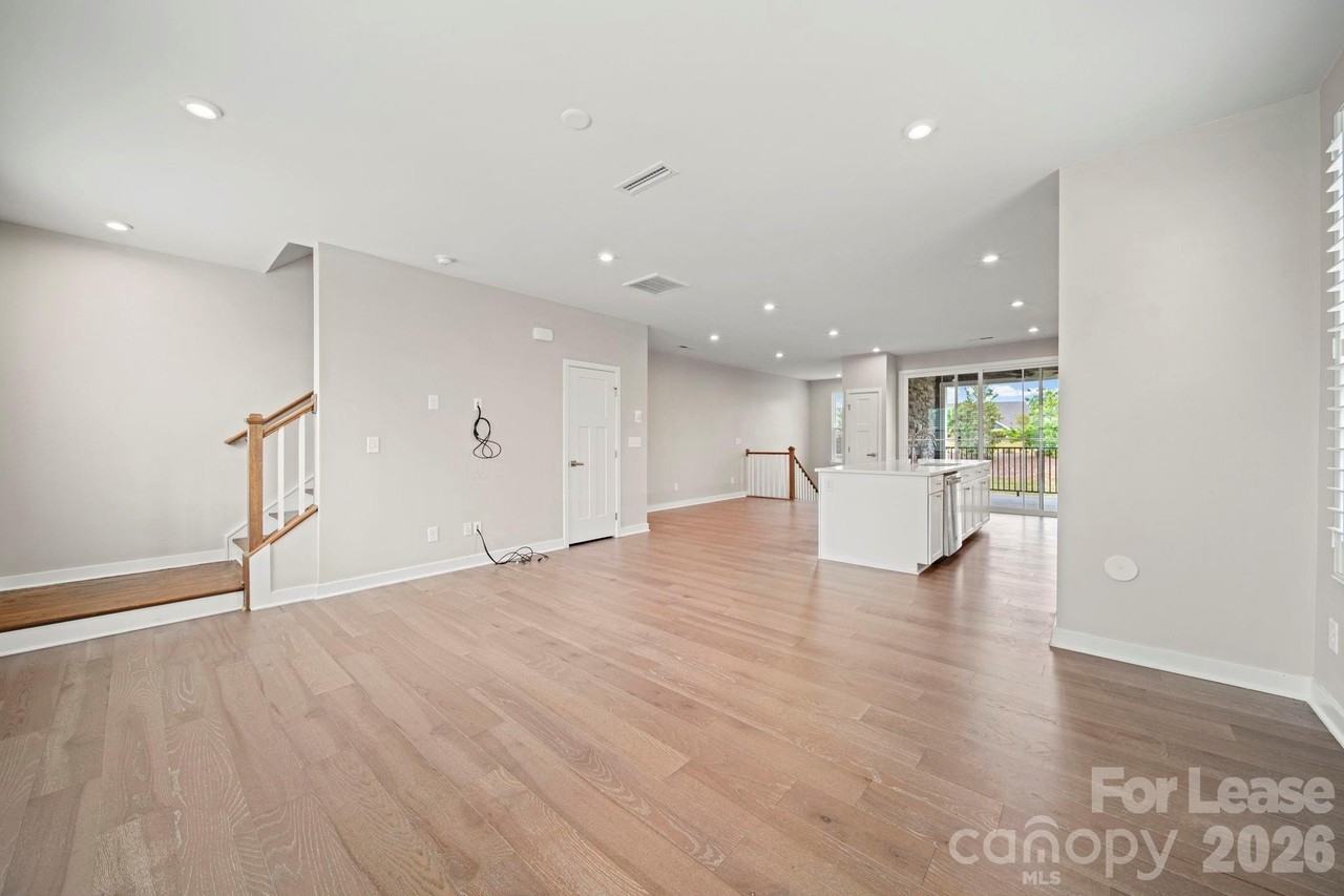 636 Crudent Rd - Photo 6 of 41