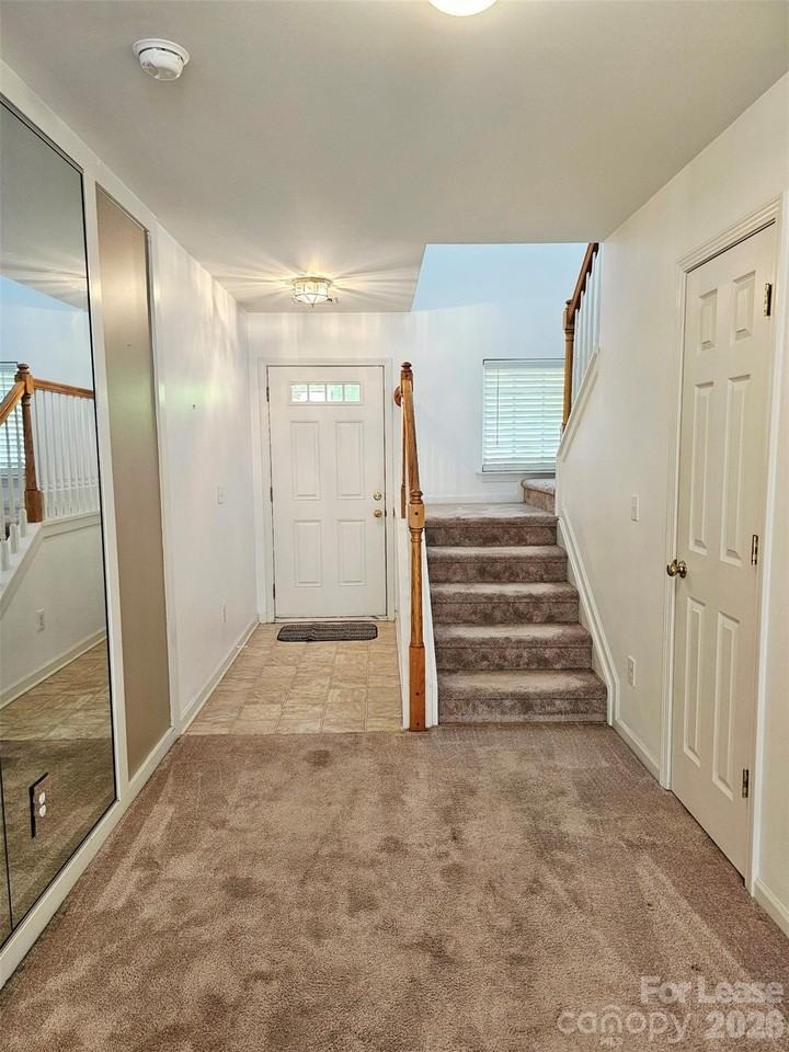 10609 Fuller Ridge Cir - Photo 4 of 29