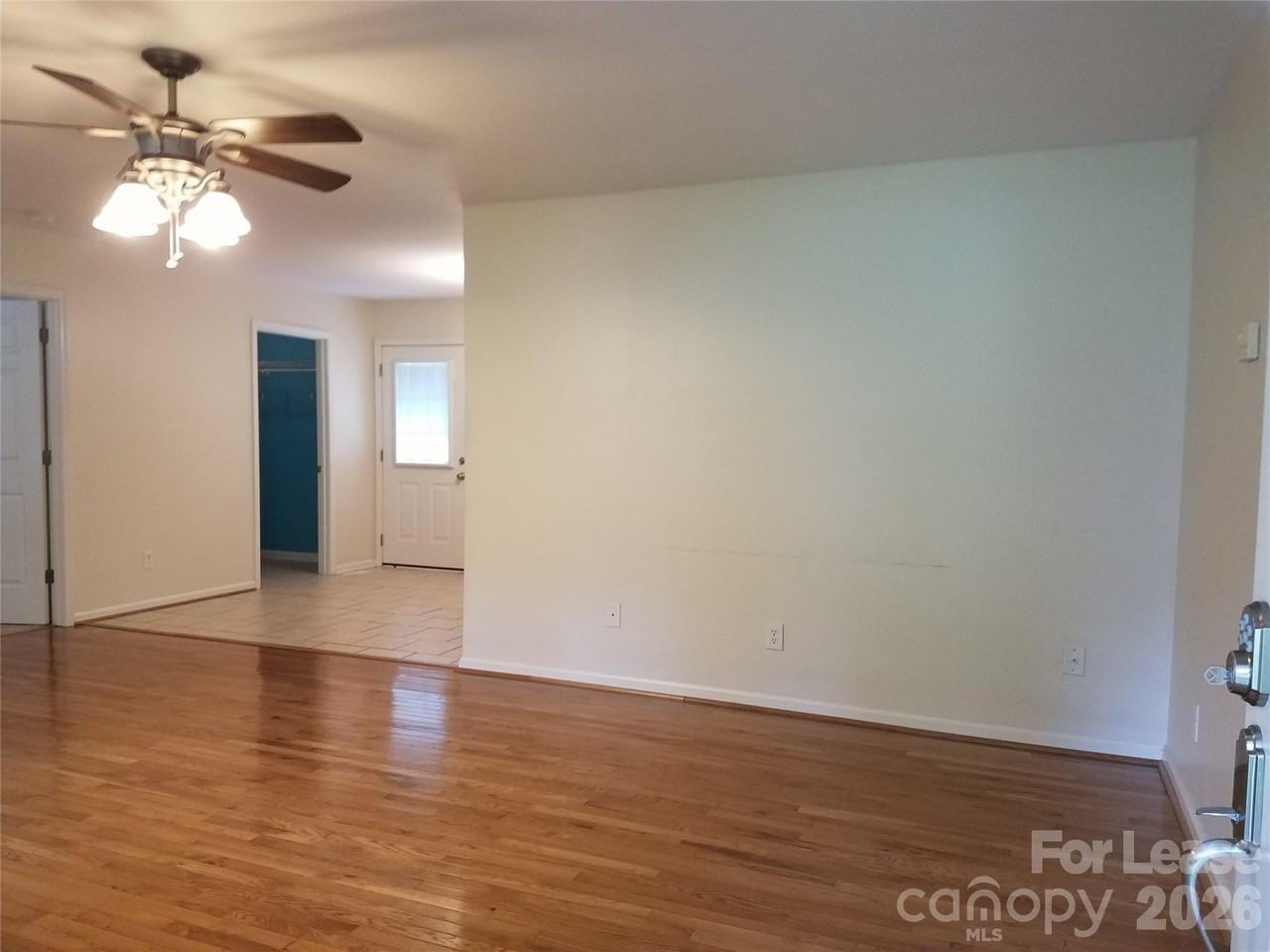 104 E Pine St - Photo 4 of 17