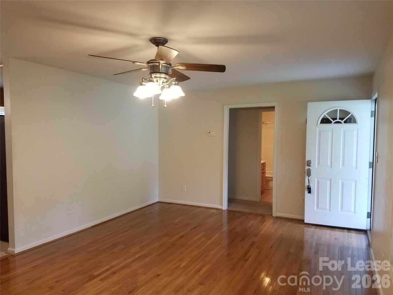 104 E Pine St - Photo 5 of 17