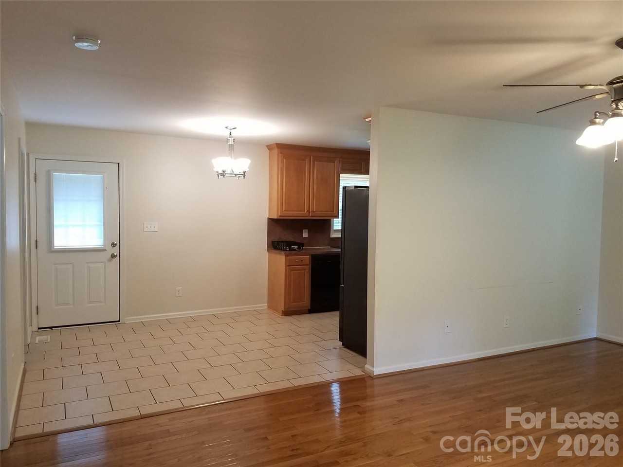104 E Pine St - Photo 6 of 17