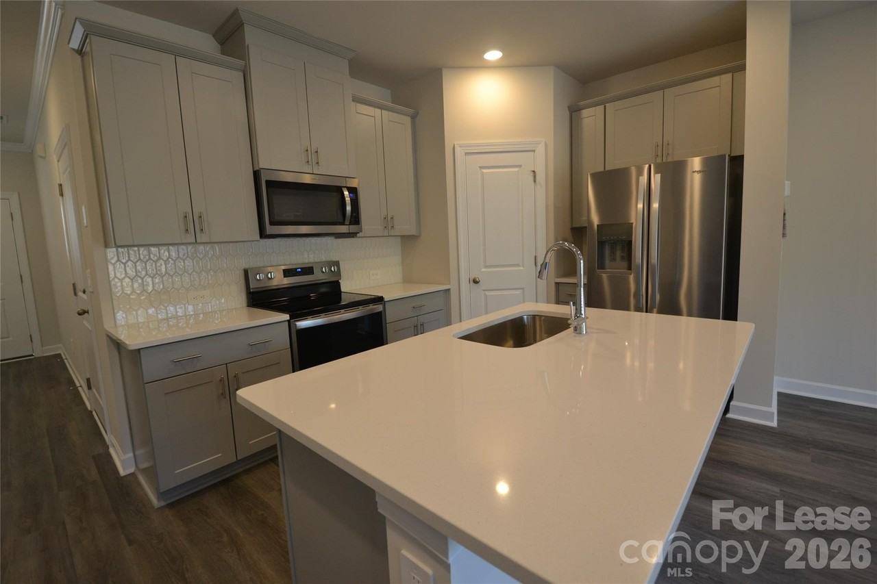 3640 Backwater St - Photo 6 of 41