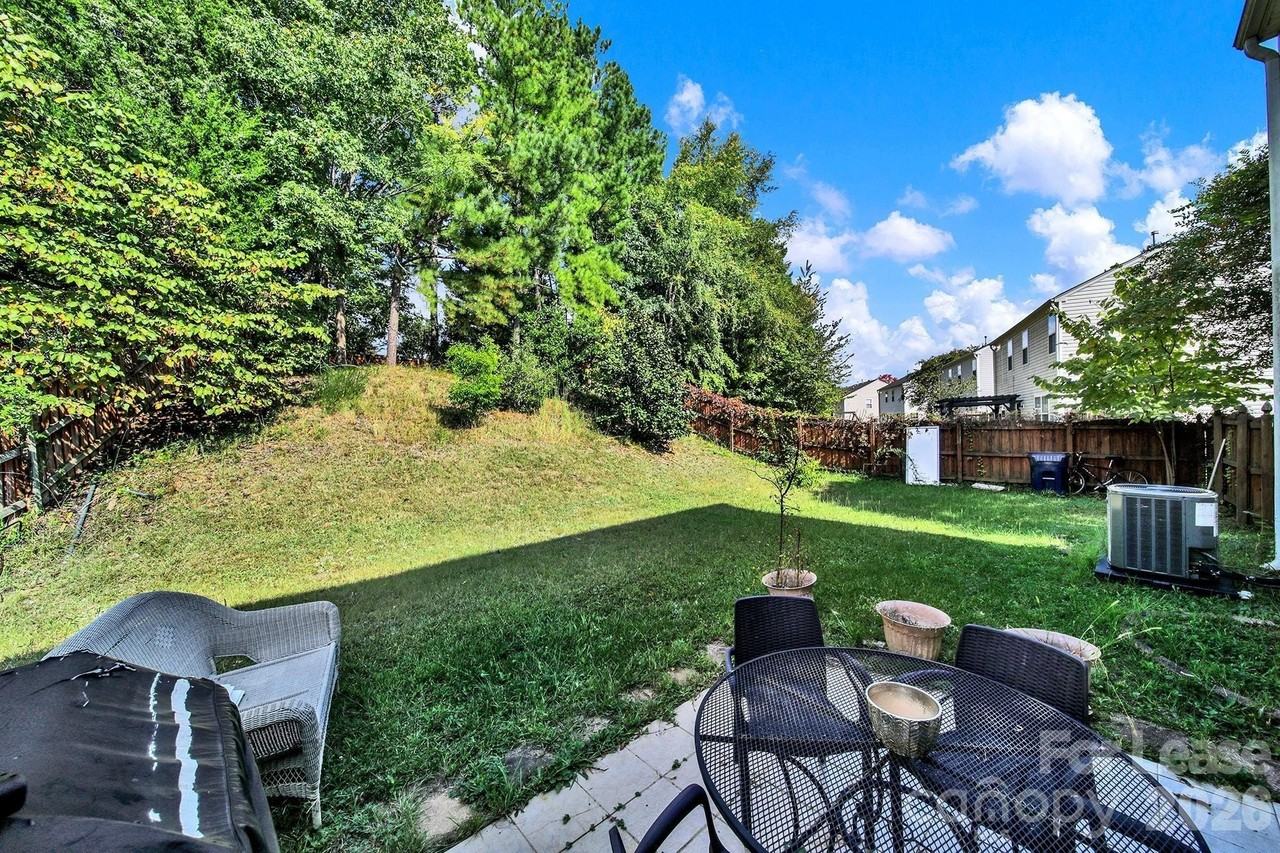 10541 Haddington Dr Nw - Photo 5 of 31