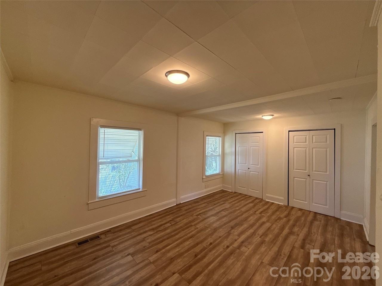 1907 E Elm St - Photo 7 of 14