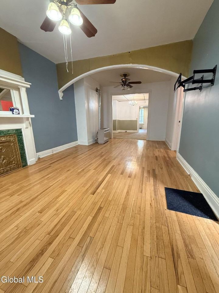 412 2nd St #1 - Photo 3 of 22