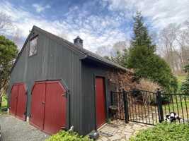 featured image of 592 Horse Pond Rd