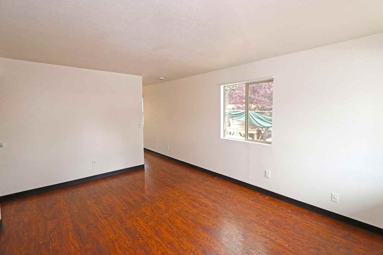 2714 N Izabel St #4 - Photo 4 of 11