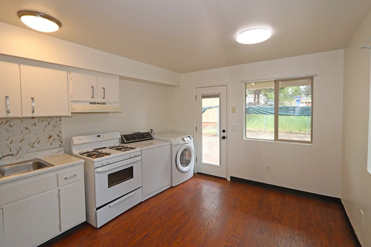 2714 N Izabel St #4 - Photo 6 of 11