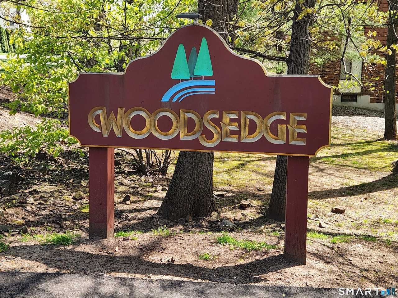 15 Woodsedge Dr #3B