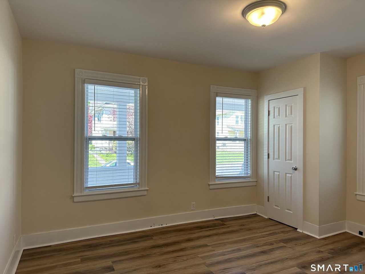 46 Holbrook St - Photo 5 of 8