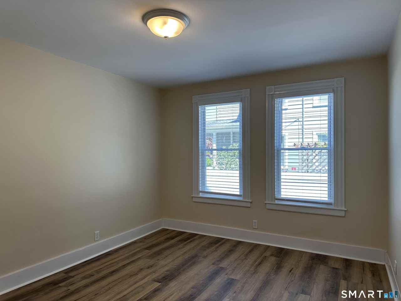 46 Holbrook St - Photo 6 of 8
