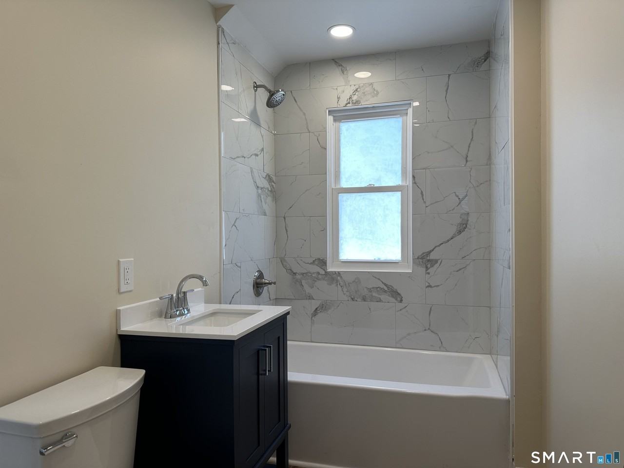 46 Holbrook St - Photo 7 of 8