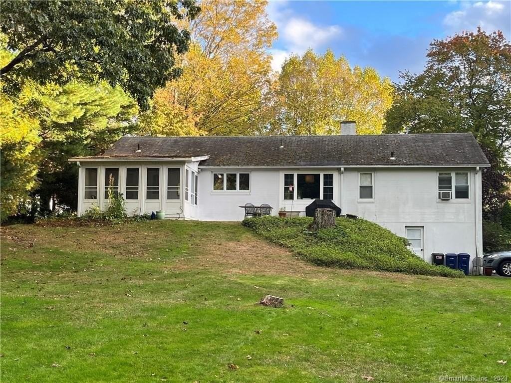 129 Buttonball Rd - Photo 3 of 21