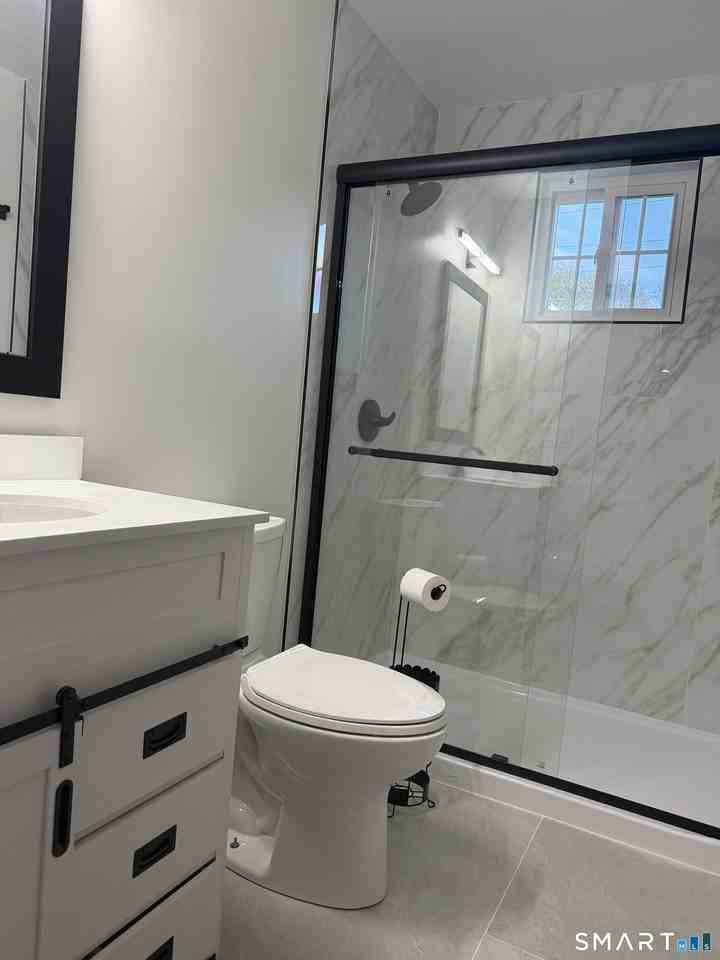 11 Strant St - Photo 3 of 8