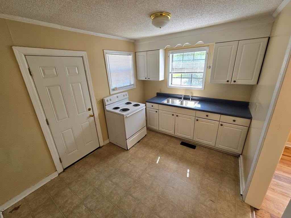 706 Chinook St - Photo 6 of 9