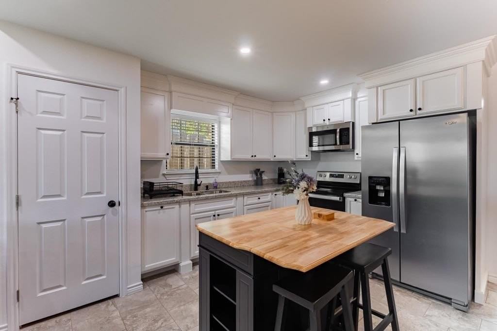 1454 E Garrison St - Photo 6 of 23