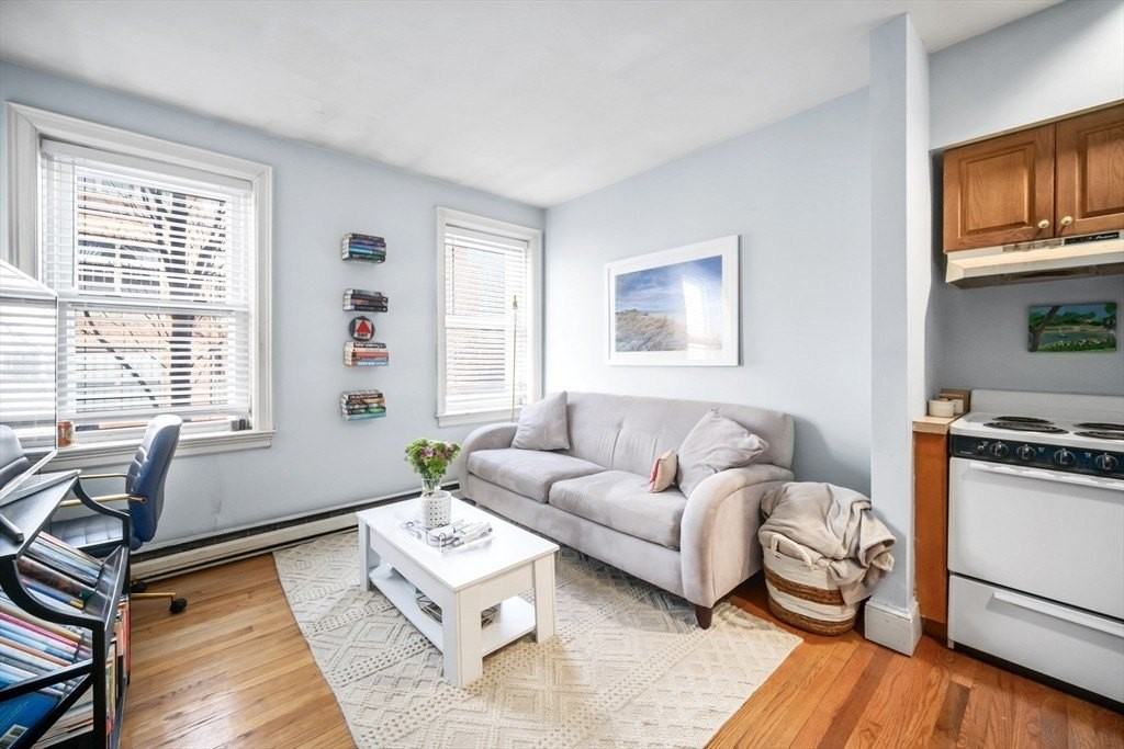 163 W 2nd St