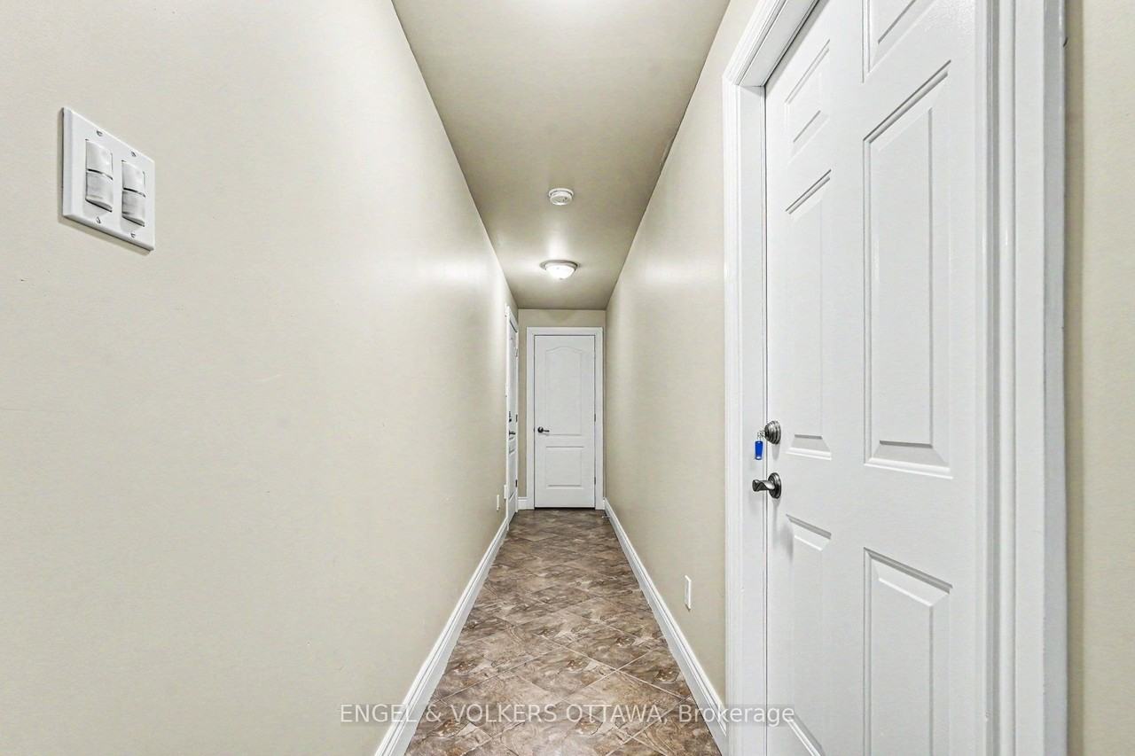 63 Rothwell Dr - Photo 7 of 30