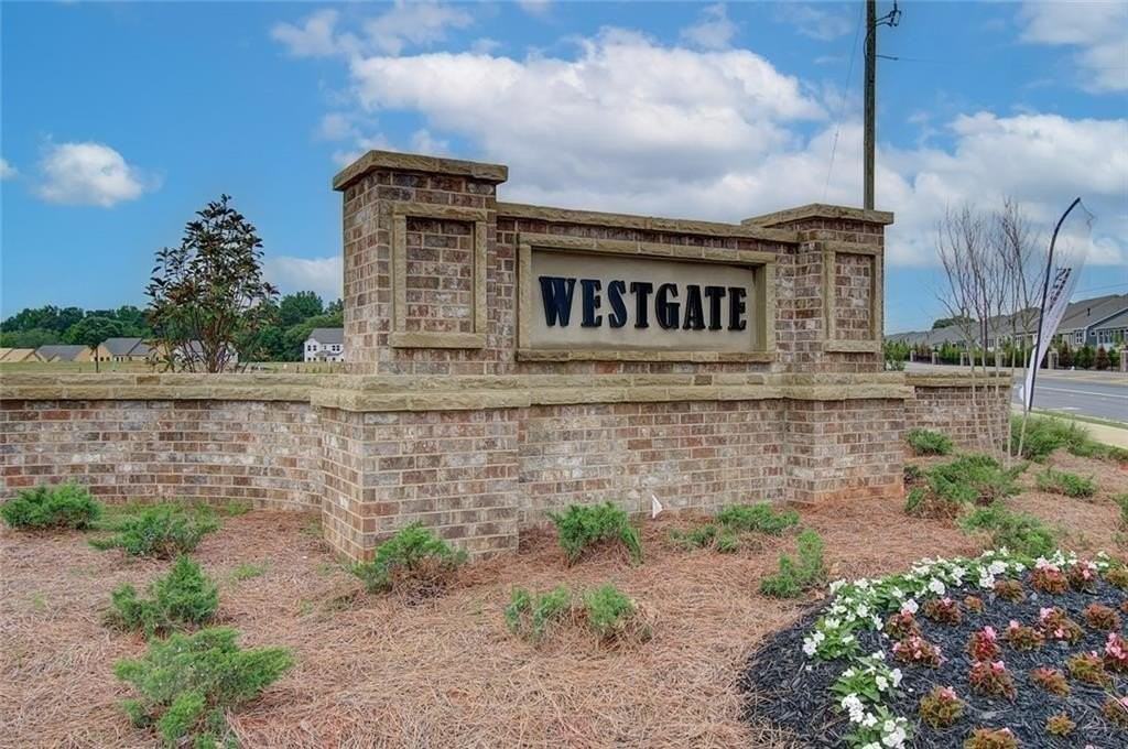 2920 Westgate Park Dr - Photo 3 of 50