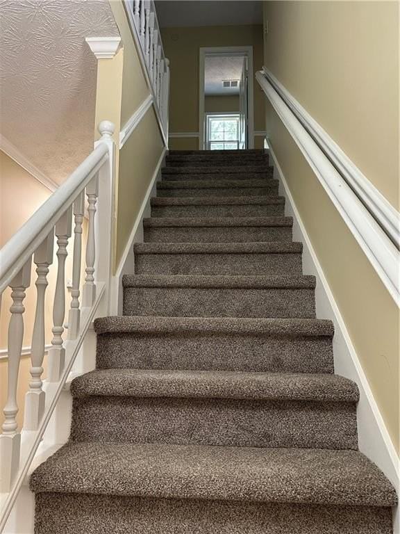 3305 Maple Ridge Ct - Photo 7 of 33