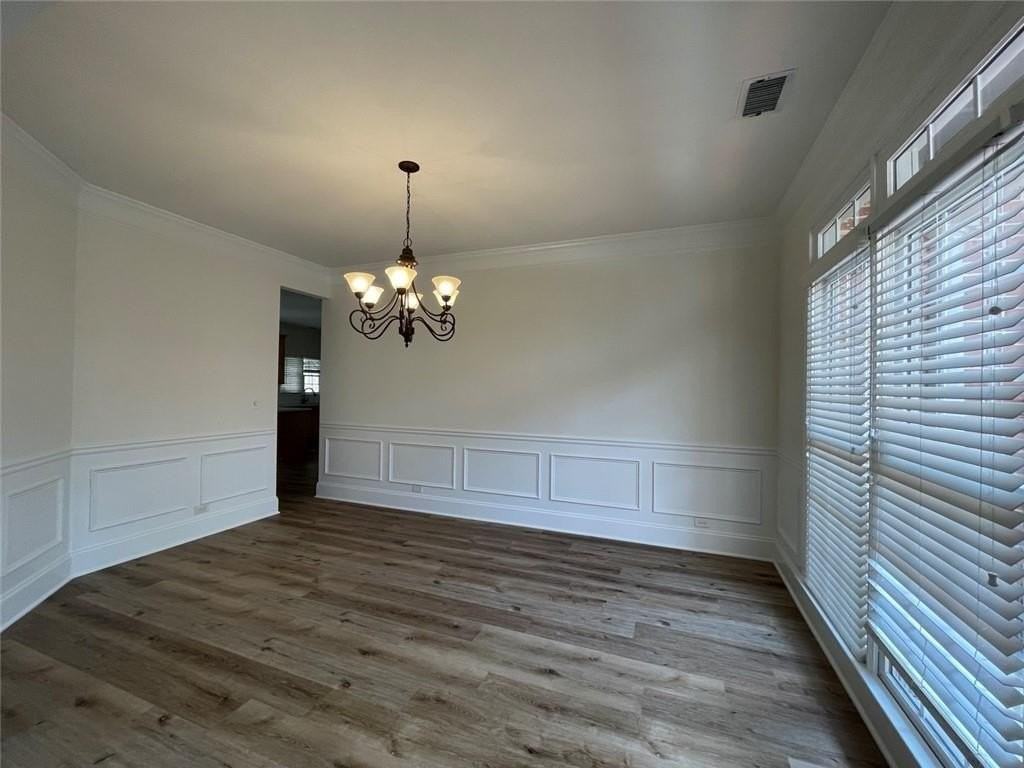 3730 Highcroft Cir - Photo 4 of 25