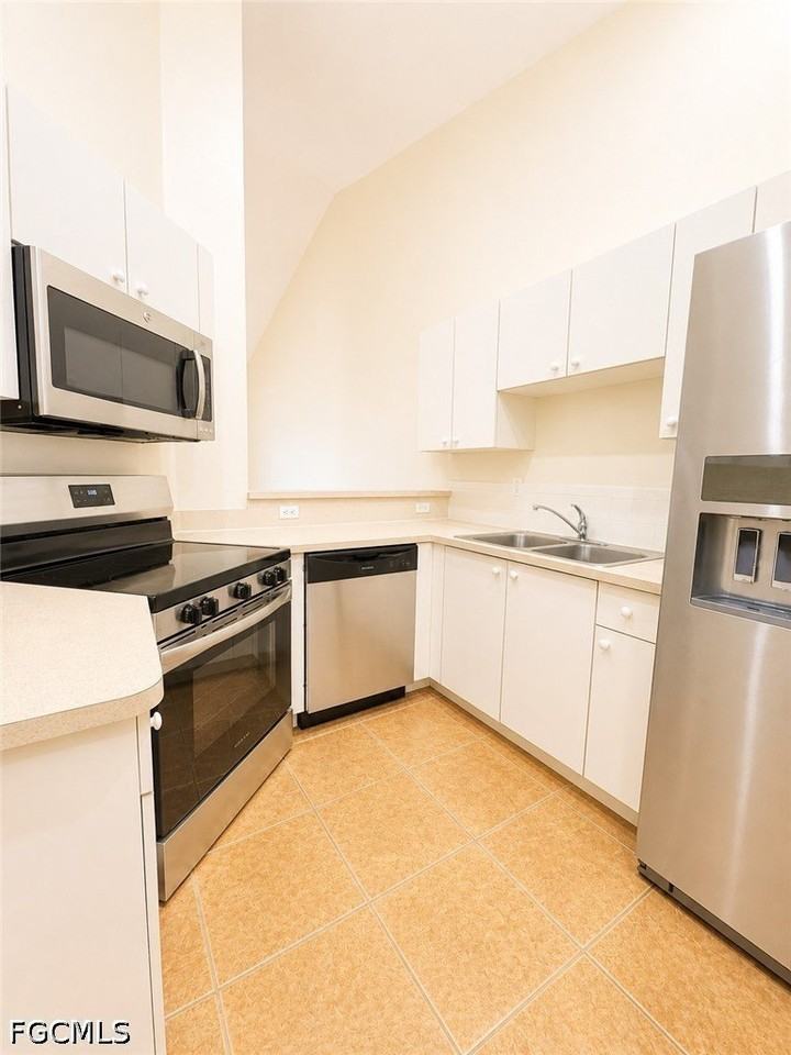 509 Ne 24th Pl #A - Photo 5 of 19