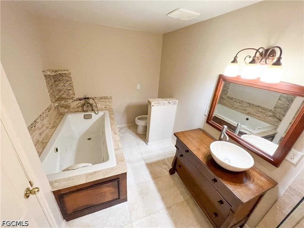 2032 Nw 5th St - Photo 6 of 22