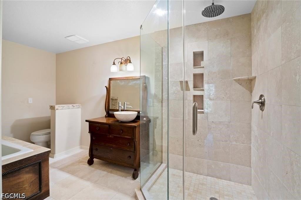 2032 Nw 5th St - Photo 7 of 22