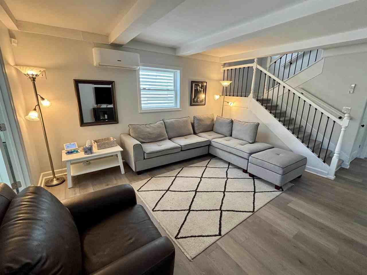 119 N Newport Ave - Photo 3 of 20