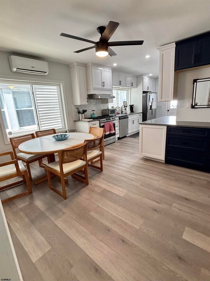 119 N Newport Ave - Photo 7 of 20