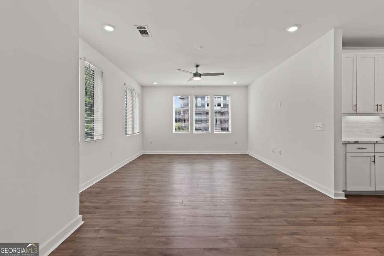 383 Grant Cir Se #1612 - Photo 3 of 31