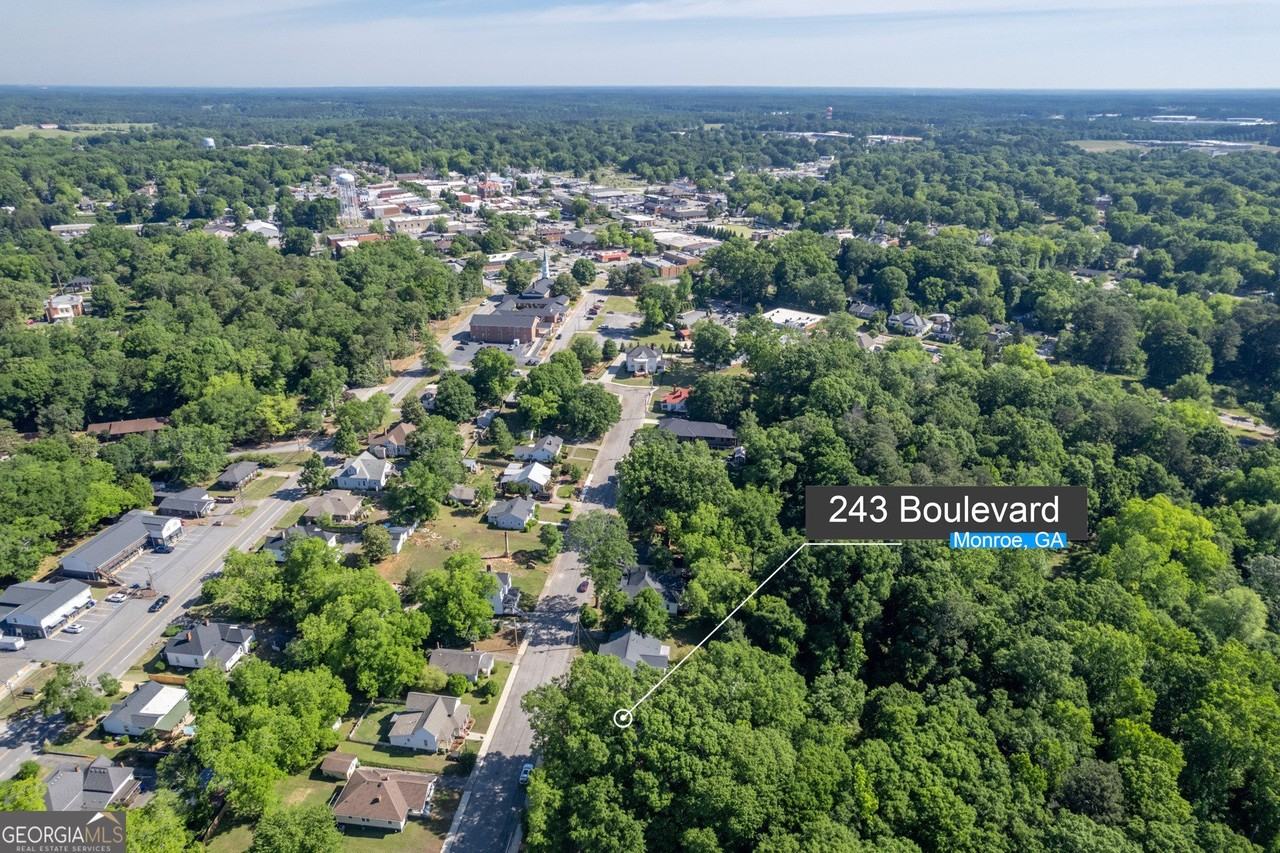 243 Boulevard #B - Photo 2 of 24