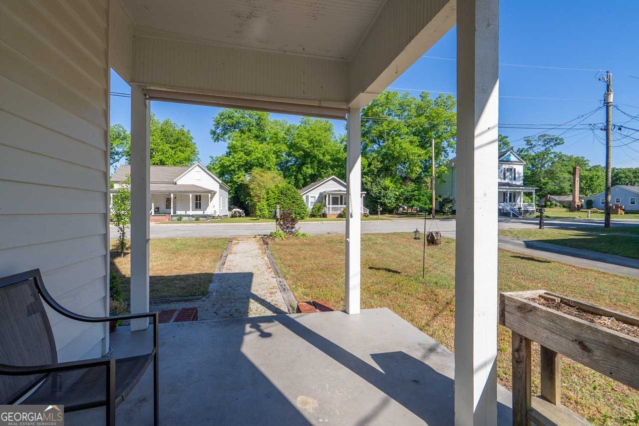 243 Boulevard #B - Photo 4 of 24
