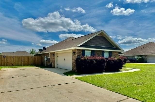 9825 Winchester Dr N - Photo 3 of 15