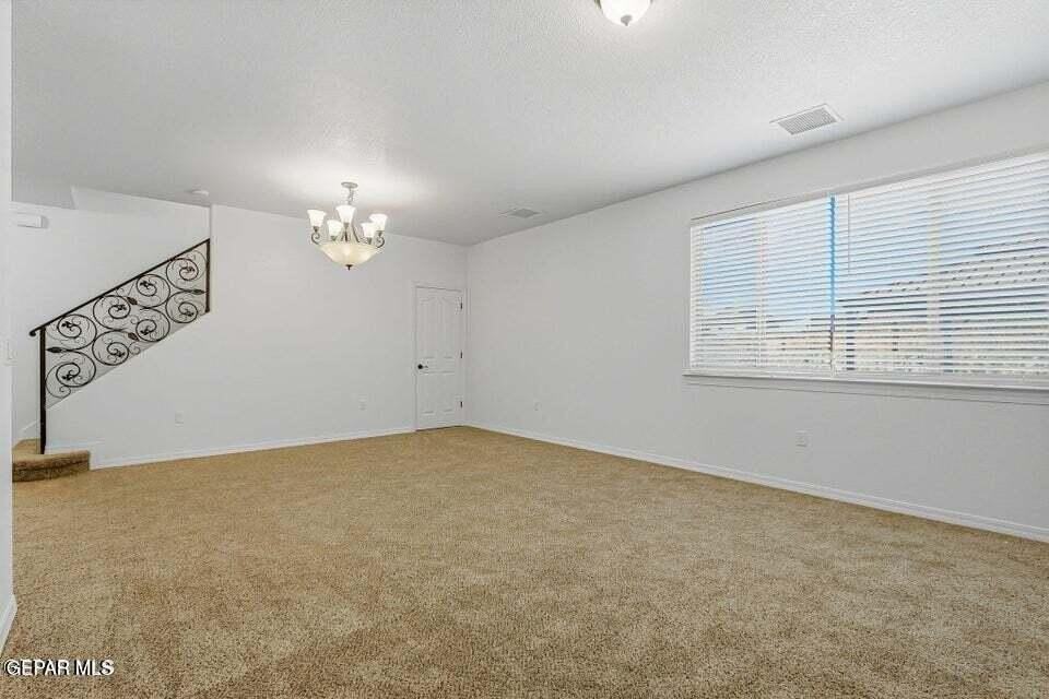 520 Gomez Rd - Photo 7 of 50