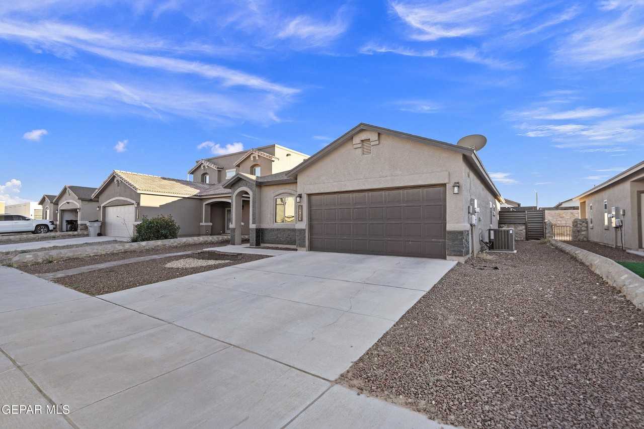 14936 Tierra Haven Ave - Photo 2 of 31