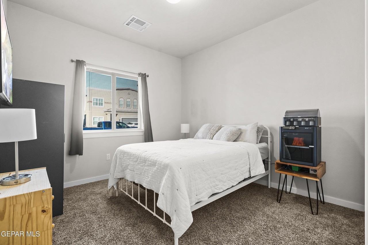 14936 Tierra Haven Ave - Photo 6 of 31