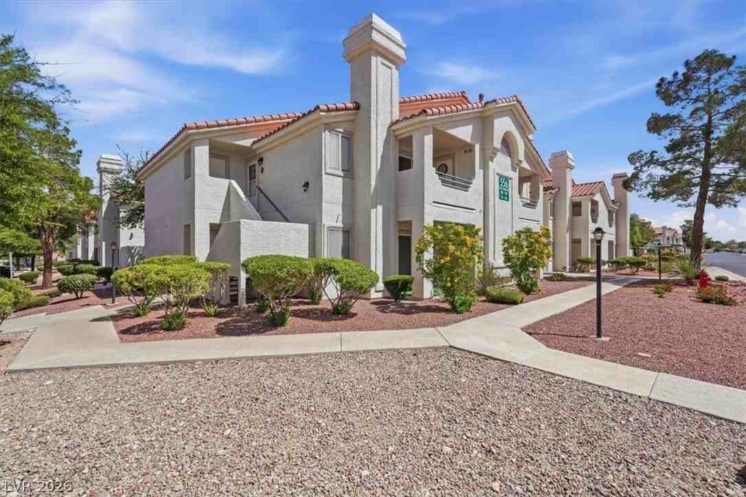 556 Yacht Harbor Dr #202