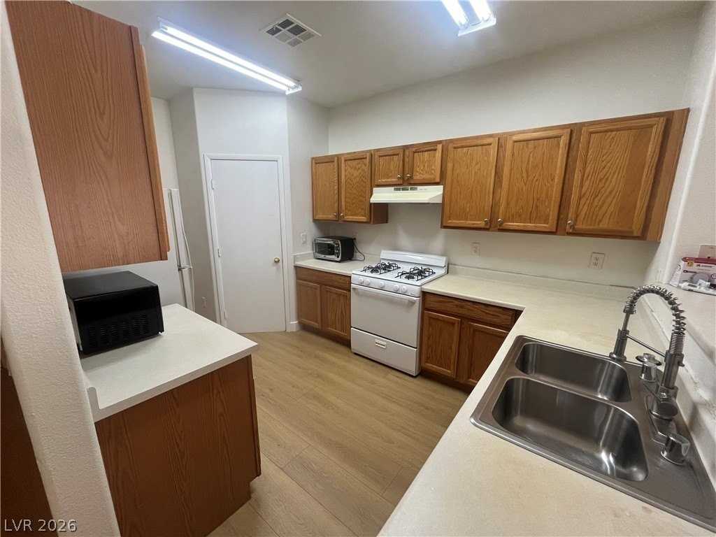 6090 Allred Pl #103 - Photo 6 of 27