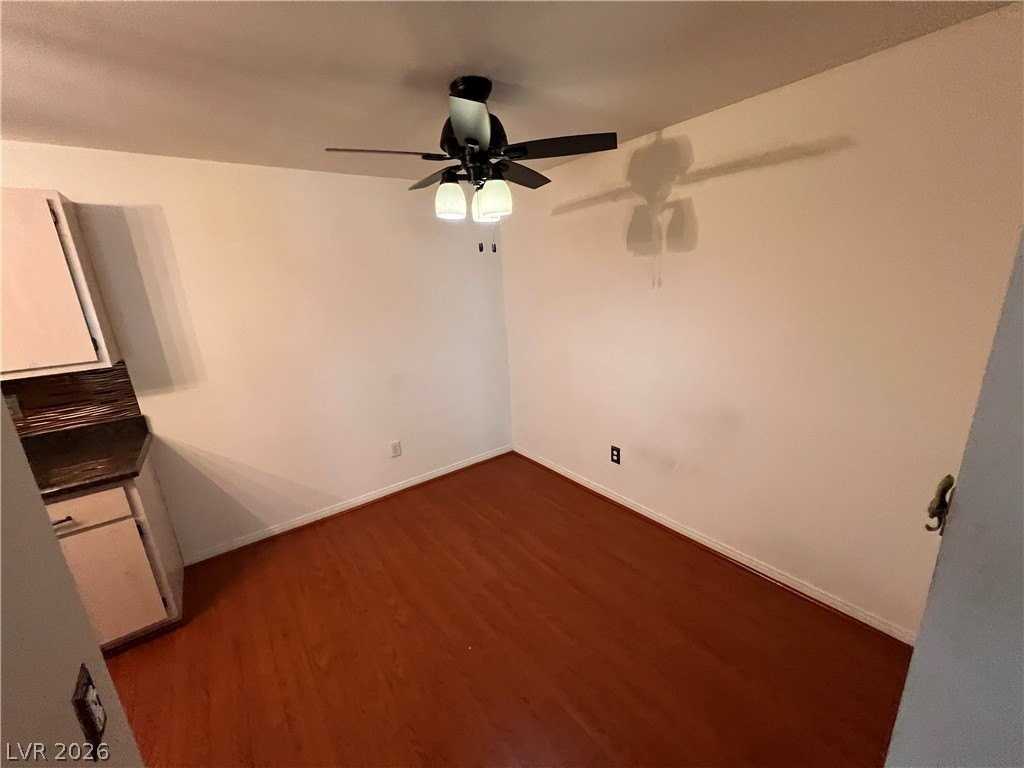 231 W Horizon Ridge Pkwy #1421 - Photo 4 of 14