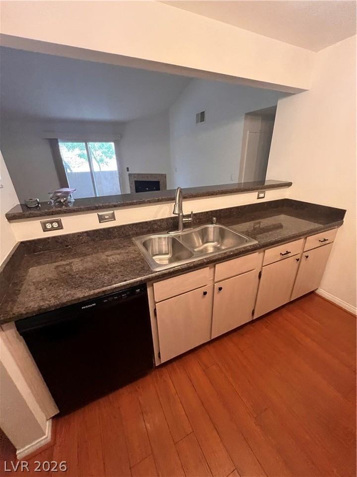 231 W Horizon Ridge Pkwy #1421 - Photo 6 of 14
